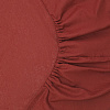 Изображение товара Простыня на резинке изо льна и хлопка цвета копченой паприки из коллекции Essential, 180х200х30 см