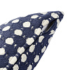 Изображение товара Чехол на подушку из хлопка Polka dots темно-синего цвета из коллекции Essential, 40x60 см