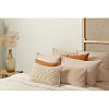 Изображение товара Чехол на подушку из хлопкового бархата бежевого цвета из коллекции Essential, 45х45 см